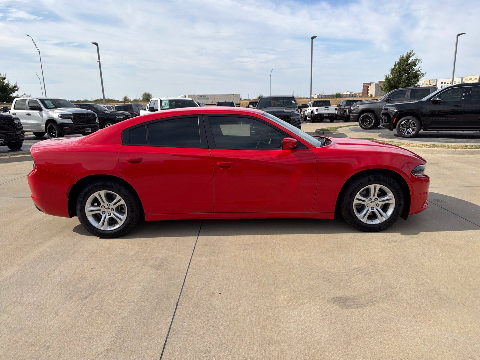 Used 2022 Dodge Charger SXT RWD image 6