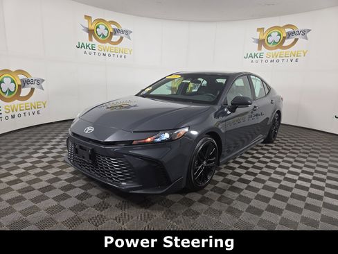 Used 2025 Toyota Camry SE image 4