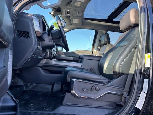 Used 2023 Ford F250 Lariat w/ Sport Appearance Package image 10