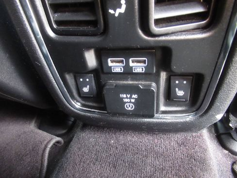 Used 2017 Dodge Durango R/T AWD/4WD image 12