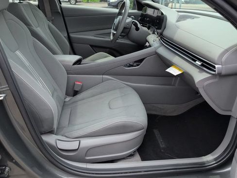 Used 2024 Hyundai Elantra SEL w/ Convenience Package FWD image 25