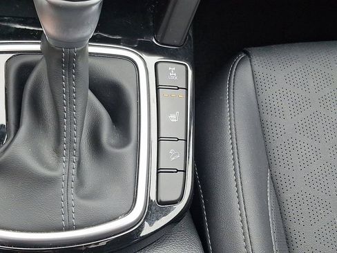 Used 2024 Kia Seltos EX image 28