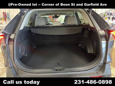 Used 2020 Toyota RAV4 Limited AWD/4WD image 22