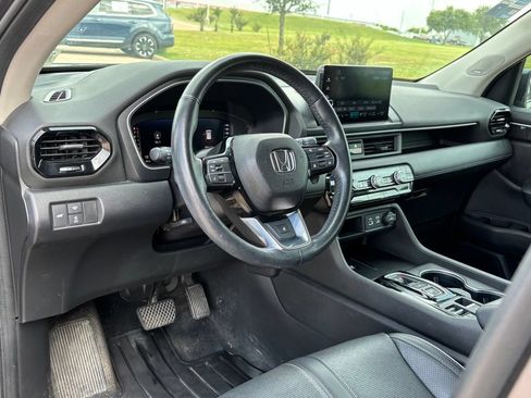 Used 2023 Honda Pilot Elite image 12