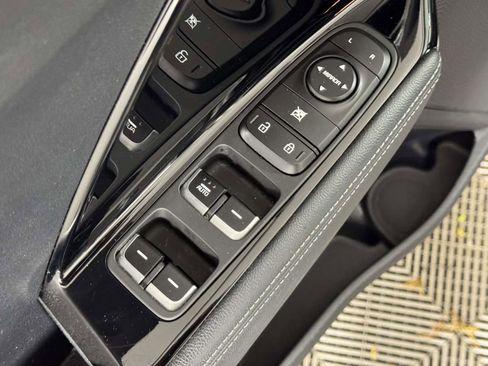 Used 2020 Kia Niro LXS FWD image 18