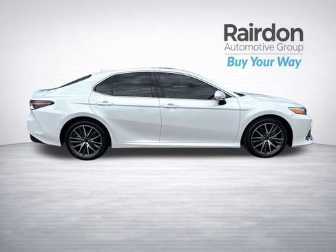 Used 2024 Toyota Camry XLE w/ Cold Weather Package FWD image 8