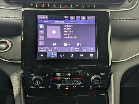 New 2025 Jeep Grand Cherokee Altitude image 22