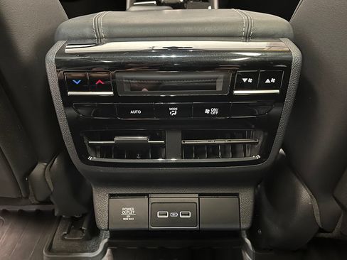 Used 2022 Acura MDX SH-AWD w/ Technology Package image 16