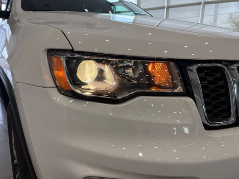 Used 2022 Jeep Grand Cherokee Limited AWD/4WD image 27