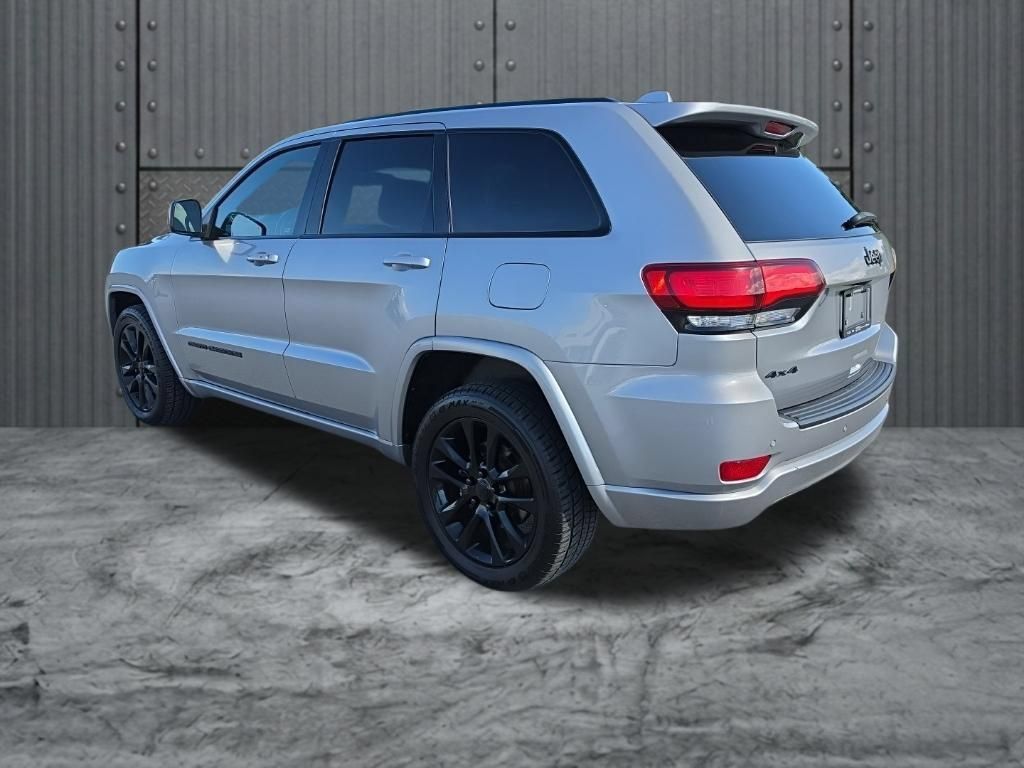 Used 2021 Jeep Grand Cherokee Laredo X AWD/4WD image 5