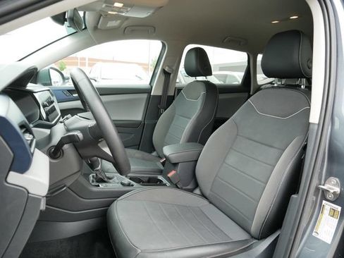 Certified 2023 Volkswagen Taos SE w/ Black Wheel Package AWD/4WD image 15
