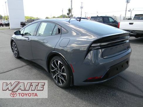 Used 2024 Toyota Prius Prime FWD image 4