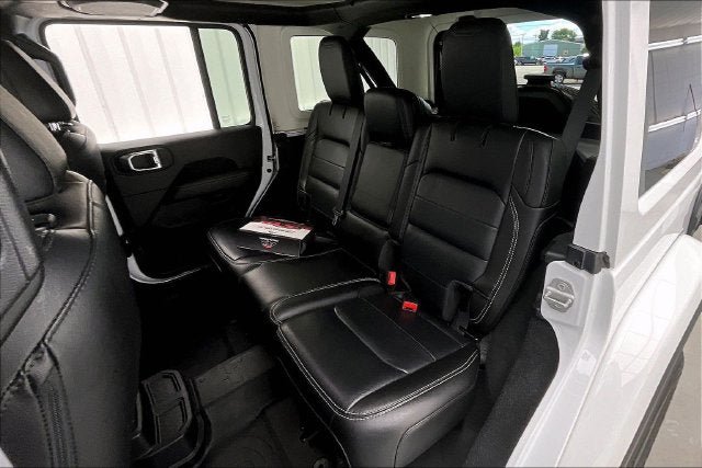 Used 2021 Jeep Wrangler Unlimited Sahara AWD/4WD image 19