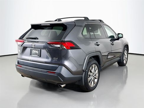 Used 2023 Toyota RAV4 XLE Premium image 7