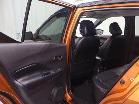 Used 2020 Nissan Kicks SR w/ SR Premium Package image 12