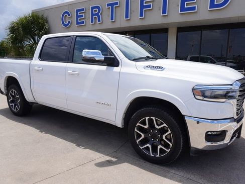 Used 2025 RAM 1500 Laramie AWD/4WD image 1