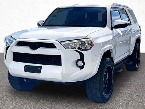 Used 2016 Toyota 4Runner SR5 AWD/4WD image 4