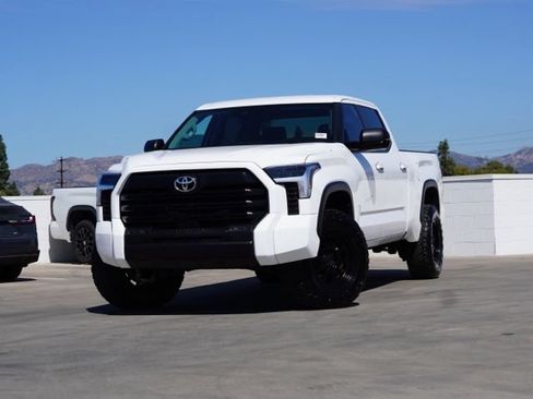 Used 2024 Toyota Tundra SR5 w/ SR5 Premium Package AWD/4WD image 4