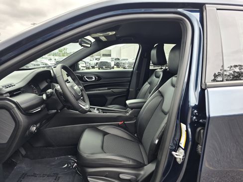 New 2026 Jeep Compass Latitude image 15