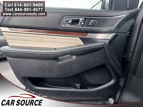 Used 2018 Ford Explorer Platinum image 11