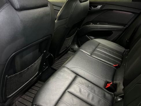 Used 2022 Audi Q4 e-tron Premium Plus image 4