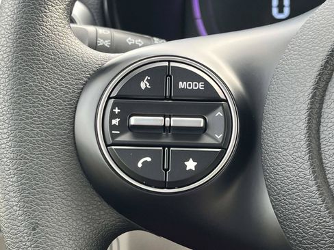 New 2025 Kia Soul LX w/ LX Technology Package FWD image 25