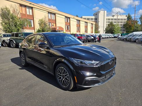 New 2025 Ford Mustang Mach-E Premium image 3