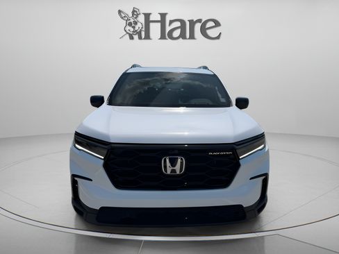 Used 2025 Honda Pilot Black Edition image 8