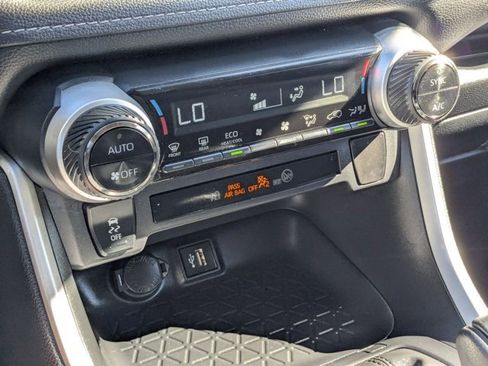 Used 2025 Toyota RAV4 XLE image 19