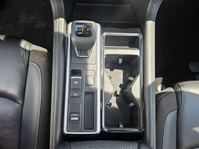 Used 2024 Nissan Pathfinder SL w/ SL Premium Package FWD image 22