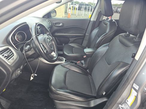 Used 2019 Jeep Compass Latitude w/ Popular Equipment Group FWD image 3