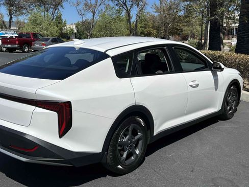 Used 2025 Kia K4 FWD image 47