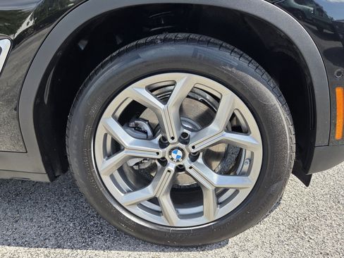 Used 2025 BMW X4 xDrive30i AWD/4WD image 9