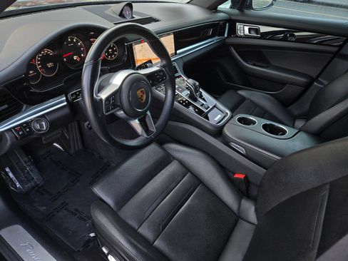 Used 2020 Porsche Panamera RWD image 8