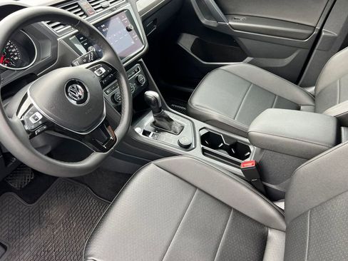 Used 2020 Volkswagen Tiguan SE w/ 3rd Row Seat Package image 7