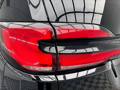 Used 2025 Chrysler Pacifica Select FWD image 31