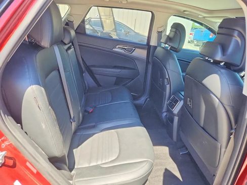 Used 2025 Kia Sportage SX FWD image 11