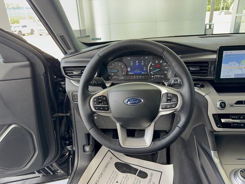 Used 2023 Ford Explorer XLT w/ Equipment Group 202A AWD/4WD image 35