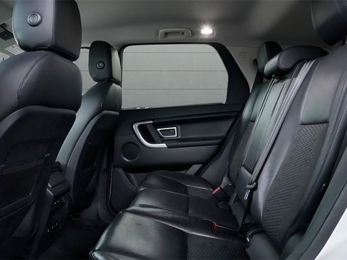 Used 2019 Land Rover Discovery Sport SE image 45