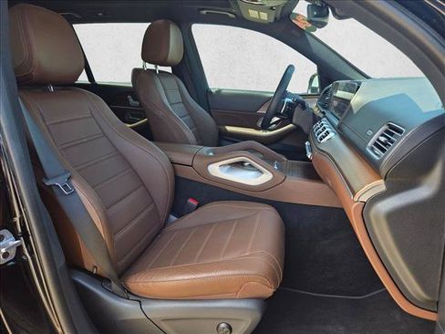 Used 2024 Mercedes-Benz GLS 450 4MATIC image 23
