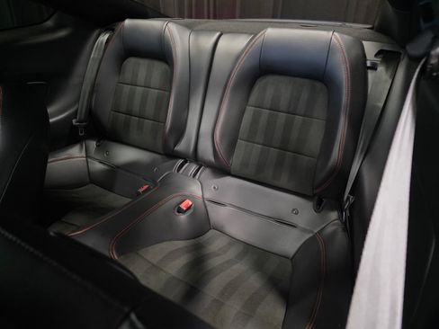 Used 2019 Ford Mustang GT Premium w/ Equipment Group 401A RWD image 28