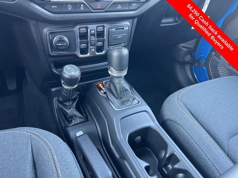 New 2025 Jeep Gladiator Sport image 8