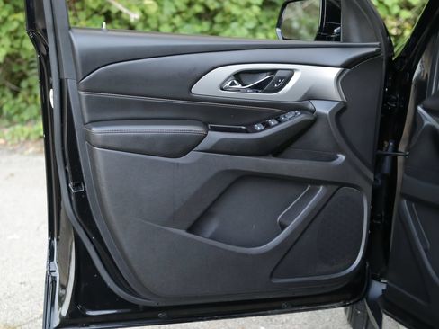 Used 2019 Chevrolet Traverse LS FWD image 21