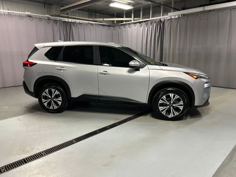 Used 2023 Nissan Rogue SV image 8