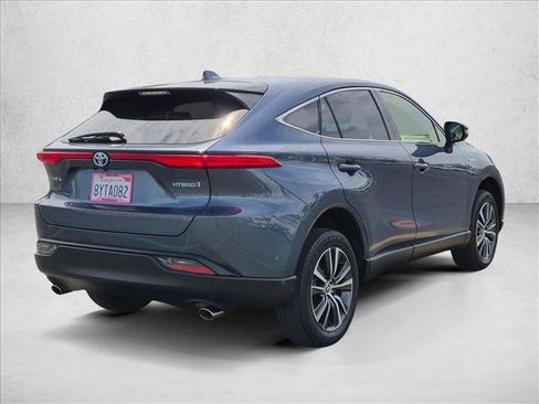 Certified 2021 Toyota Venza LE w/ Carpet Mat Package (TMS) AWD/4WD image 5