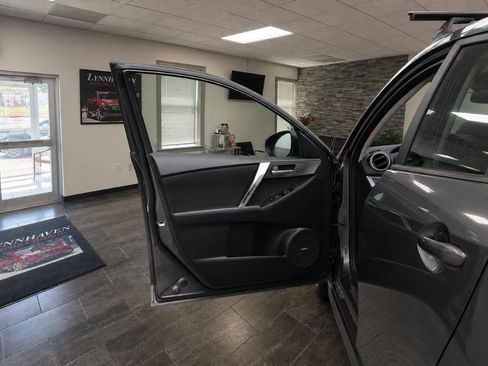 Used 2012 MAZDA MAZDA3 s Touring FWD image 10