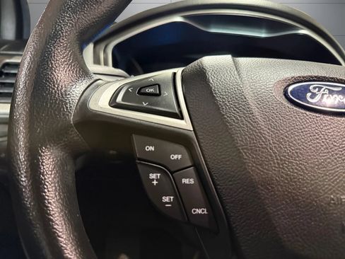 Used 2019 Ford Fusion SE FWD image 28