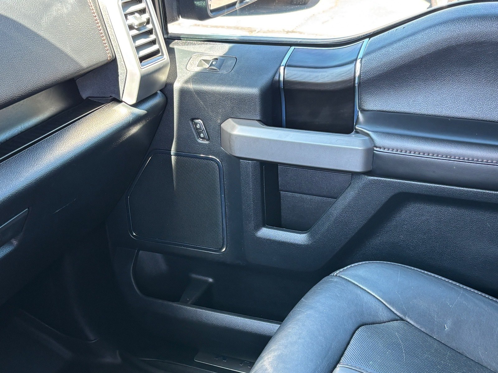 Used 2019 Ford F150 Platinum AWD/4WD image 19