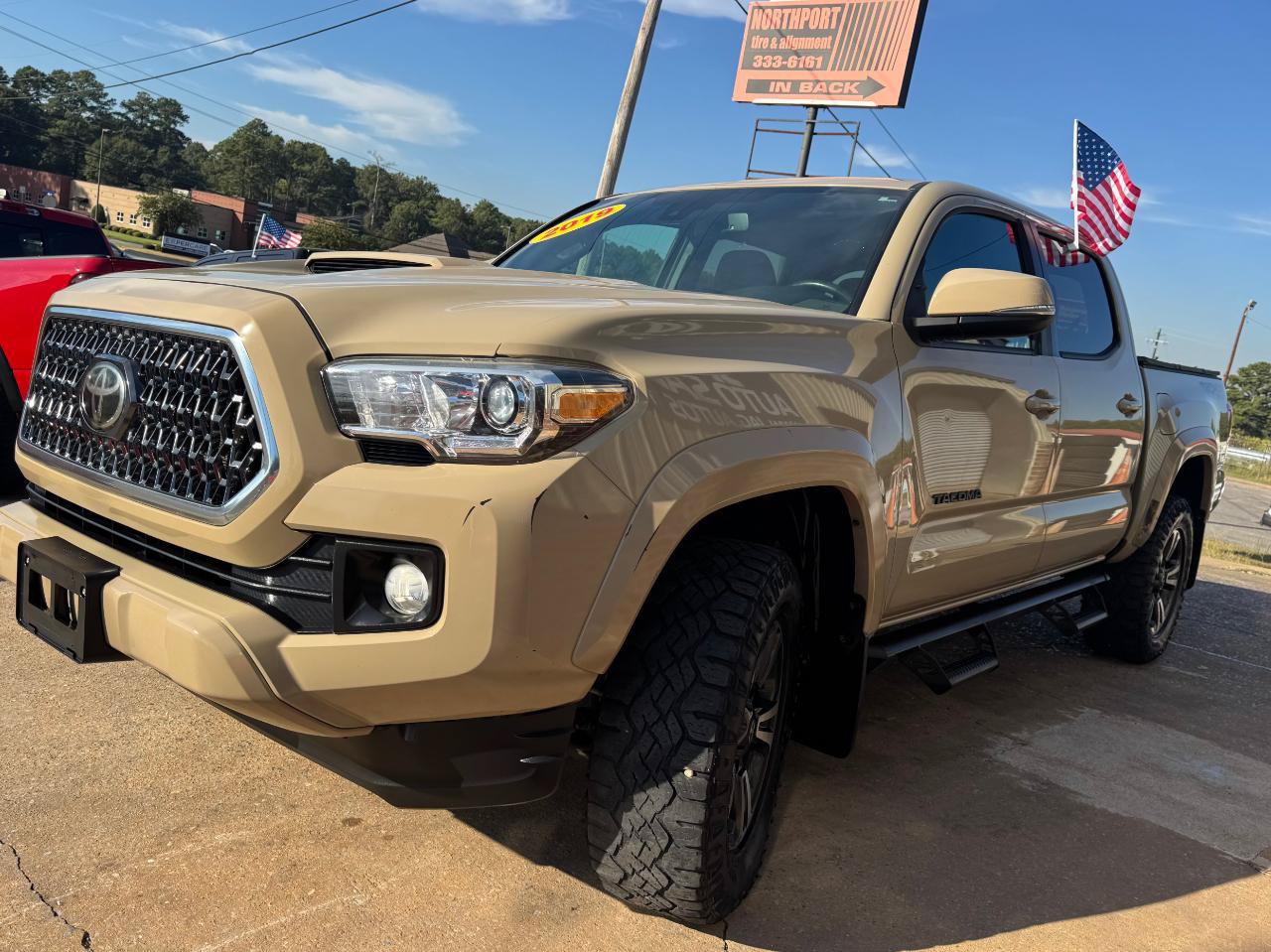 Used 2019 Toyota Tacoma TRD Sport AWD/4WD image 7