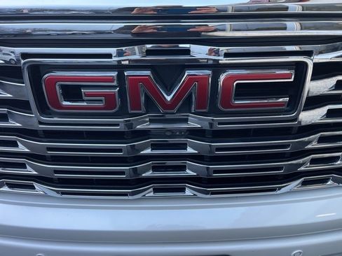 Used 2023 GMC Sierra 1500 Denali w/ Denali Reserve Package image 4